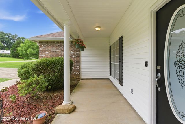 15 Katherine Avenue, Sumrall, MS 39482