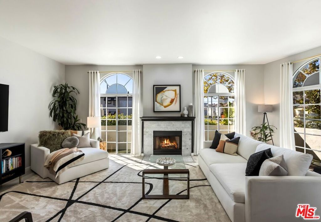 5848 W Olympic Boulevard 102, Los Angeles, CA 90036