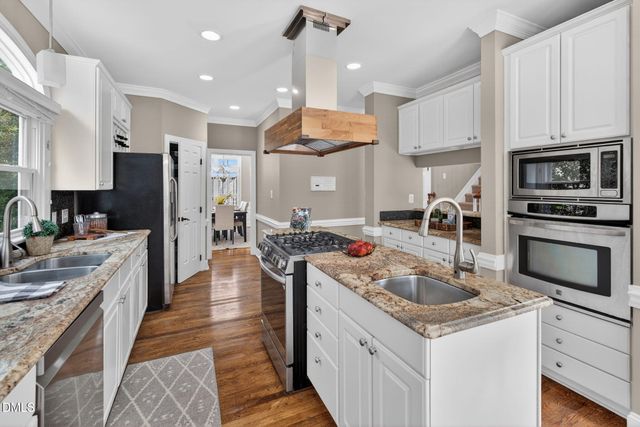 102 Travilah Oaks Lane, Cary, NC 27518