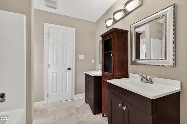 102 Travilah Oaks Lane, Cary, NC 27518