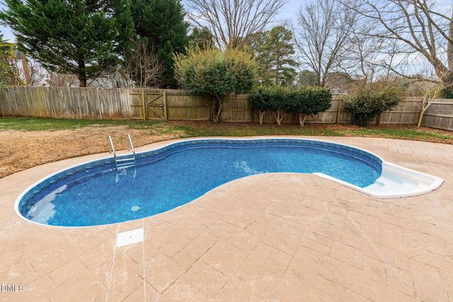 102 Travilah Oaks Lane, Cary, NC 27518