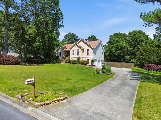 137 Orchard Way SE, Calhoun, GA 30701