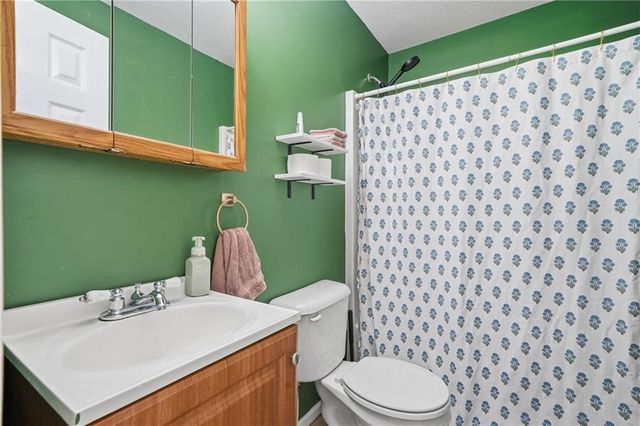 137 Orchard Way SE, Calhoun, GA 30701