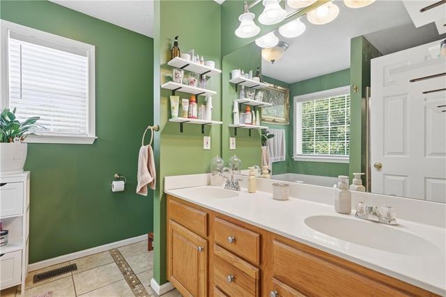 137 Orchard Way SE, Calhoun, GA 30701