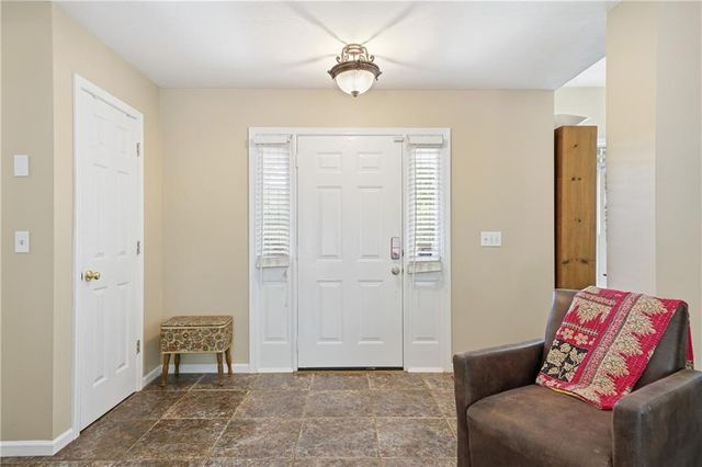 137 Orchard Way SE, Calhoun, GA 30701