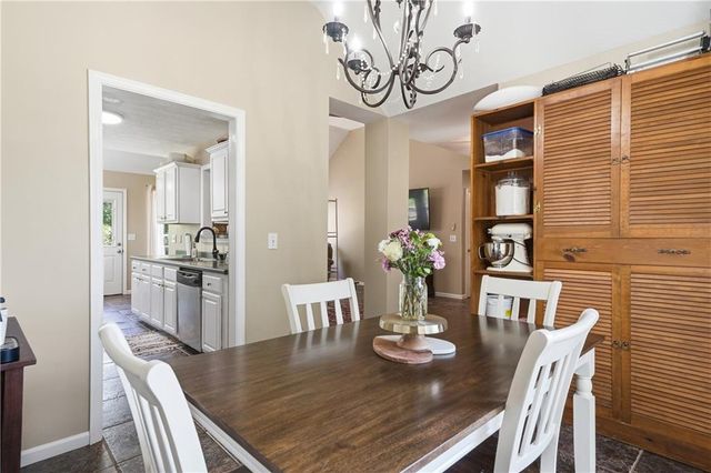 137 Orchard Way SE, Calhoun, GA 30701