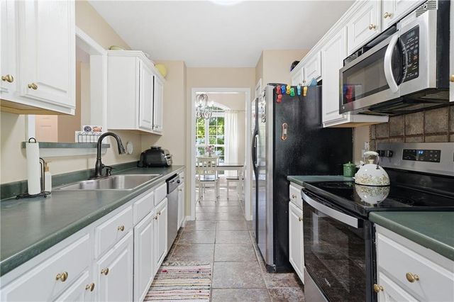 137 Orchard Way SE, Calhoun, GA 30701