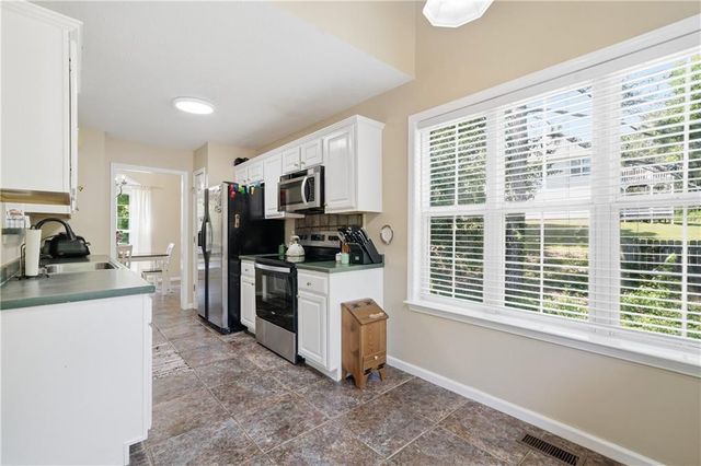 137 Orchard Way SE, Calhoun, GA 30701