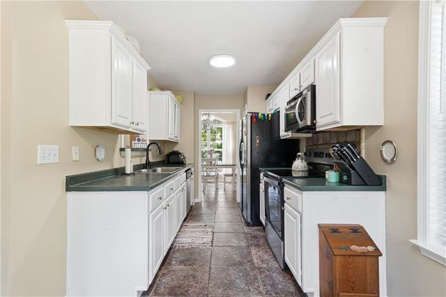 137 Orchard Way SE, Calhoun, GA 30701