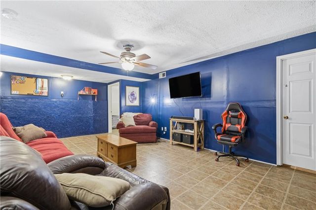 137 Orchard Way SE, Calhoun, GA 30701