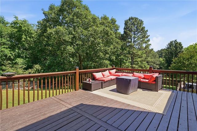 137 Orchard Way SE, Calhoun, GA 30701