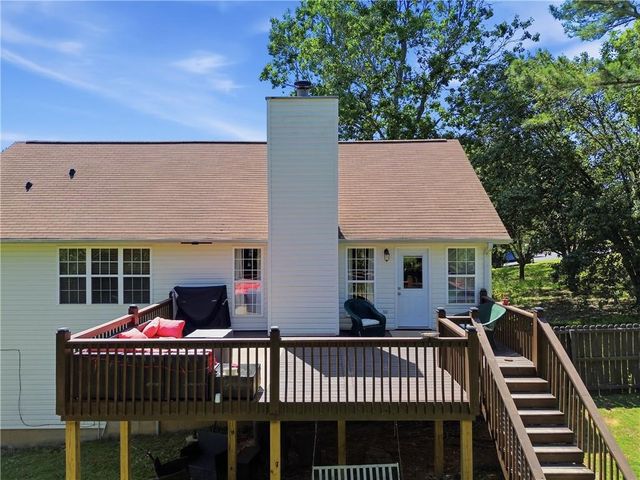 137 Orchard Way SE, Calhoun, GA 30701