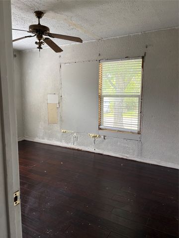 7333 Brazos Avenue, Fort Worth, TX 76116