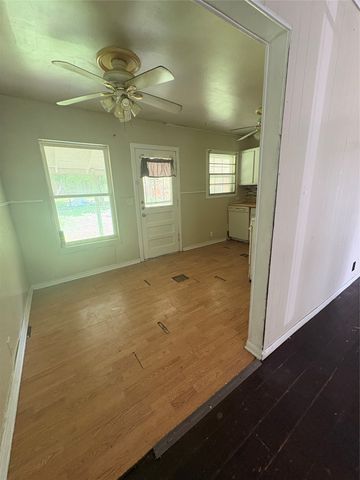 7333 Brazos Avenue, Fort Worth, TX 76116