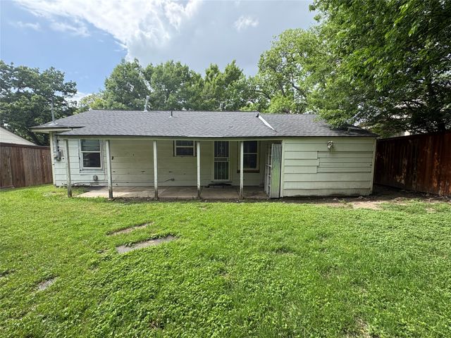 7333 Brazos Avenue, Fort Worth, TX 76116