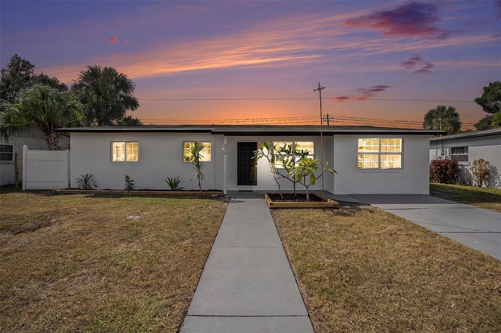 6016 AMBASSADOR DRIVE, Tampa, FL 33615