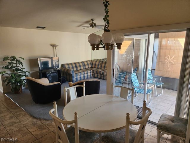 10521 Putnam CT, Lehigh Acres, FL 33936