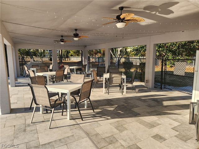 10521 Putnam CT, Lehigh Acres, FL 33936