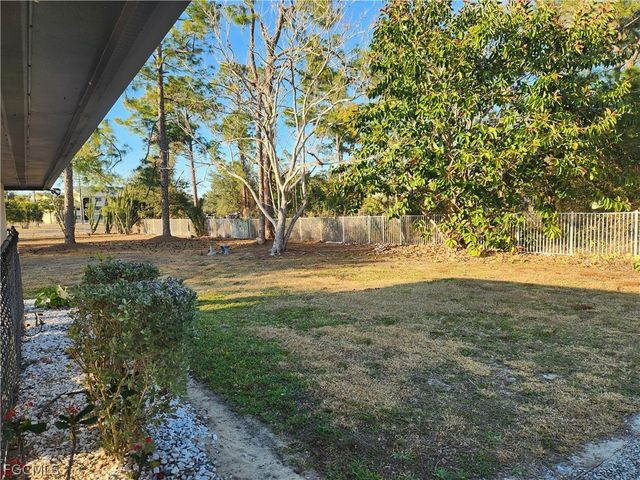 10521 Putnam CT, Lehigh Acres, FL 33936