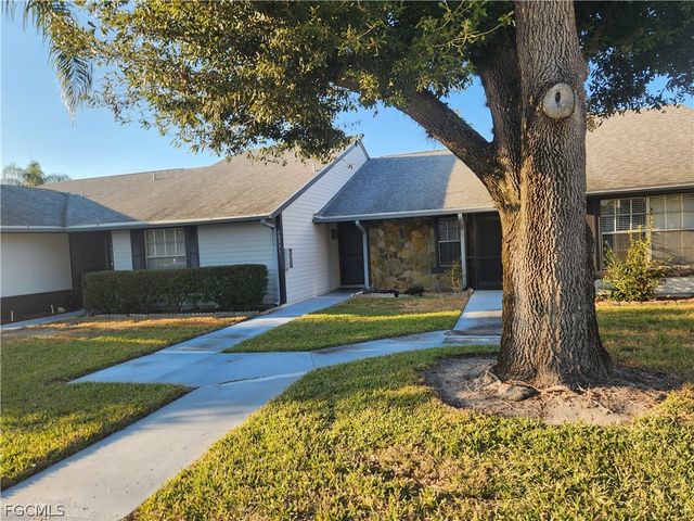 10521 Putnam CT, Lehigh Acres, FL 33936