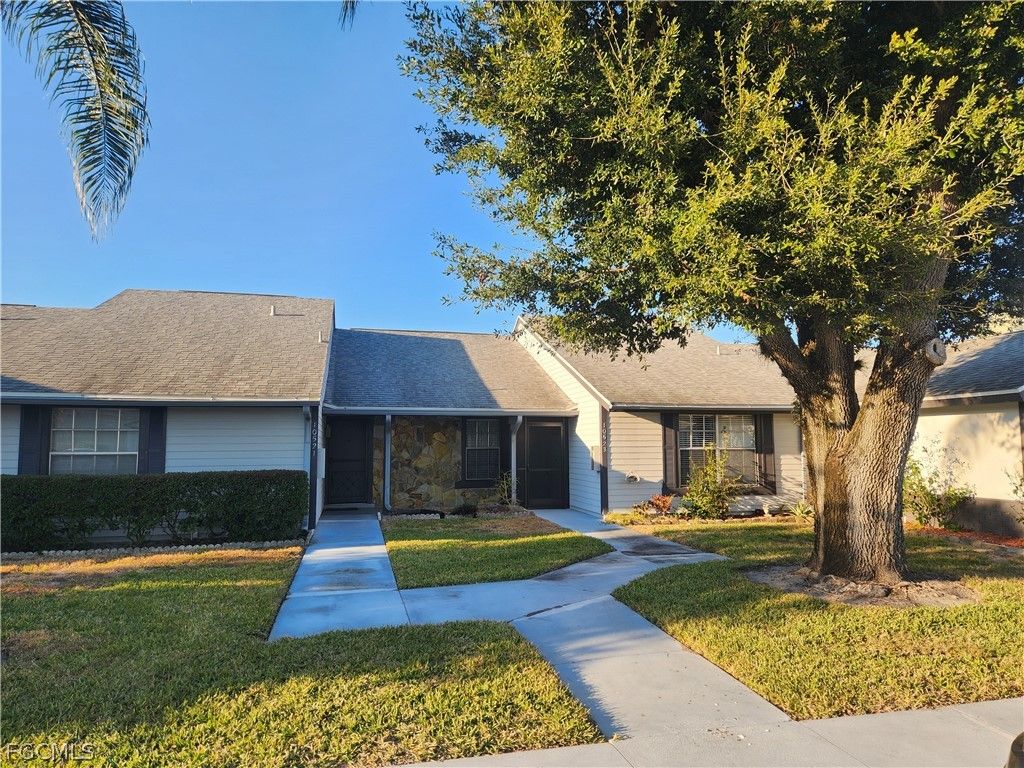 10521 Putnam CT, Lehigh Acres, FL 33936