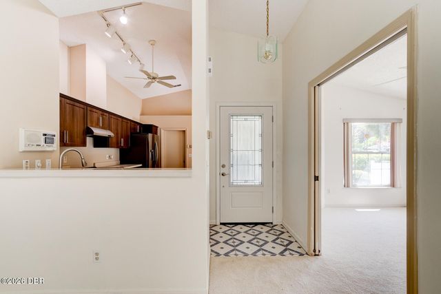 317 Glenbriar Circle, Daytona Beach, FL 32114