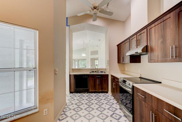 317 Glenbriar Circle, Daytona Beach, FL 32114