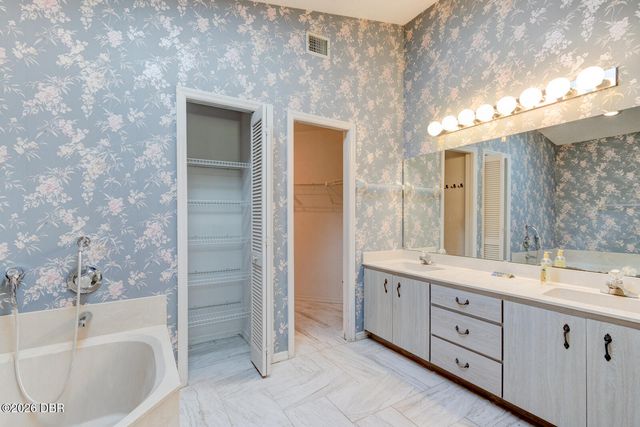 317 Glenbriar Circle, Daytona Beach, FL 32114