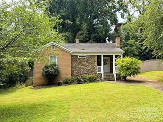 4010 Hiddenbrook Drive, Charlotte, NC 28205