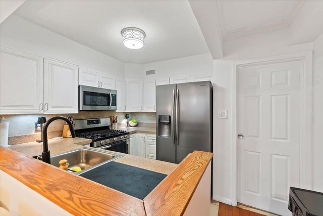 226 Sunset Boulevard 12226, Bronx, NY 10473