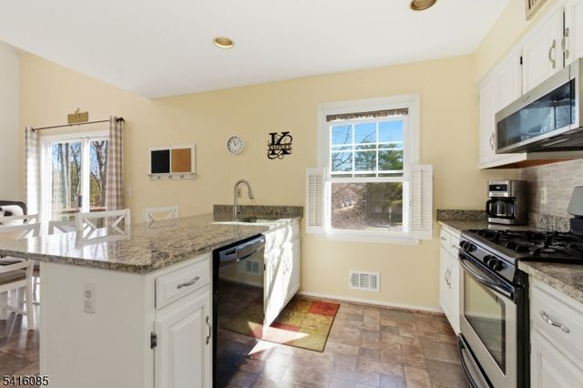 335 Carnegie Ct, Independence Twp., NJ 07840