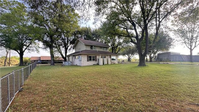 4 West Manning Street, Madisonville, TX 77864