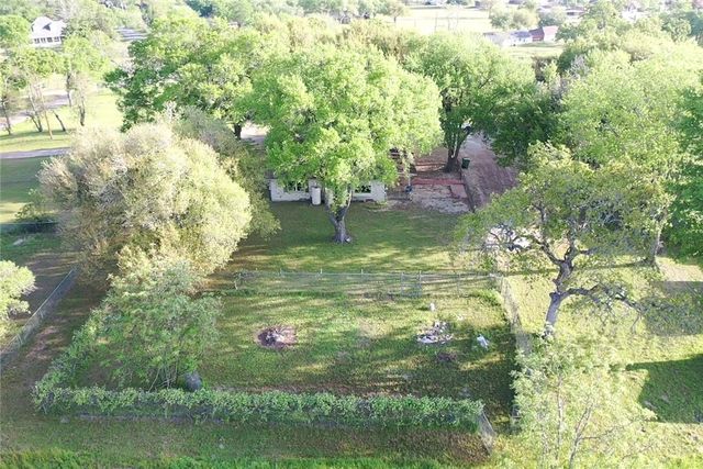 4 West Manning Street, Madisonville, TX 77864