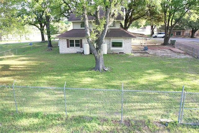 4 West Manning Street, Madisonville, TX 77864