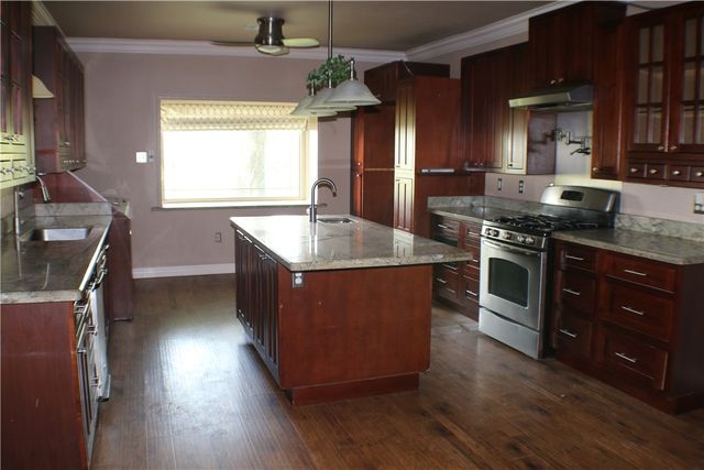 4 West Manning Street, Madisonville, TX 77864