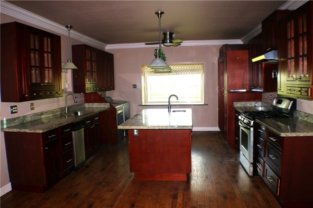 4 West Manning Street, Madisonville, TX 77864