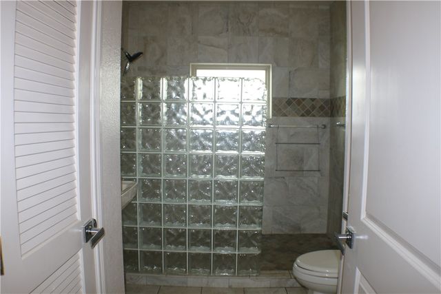 4 West Manning Street, Madisonville, TX 77864