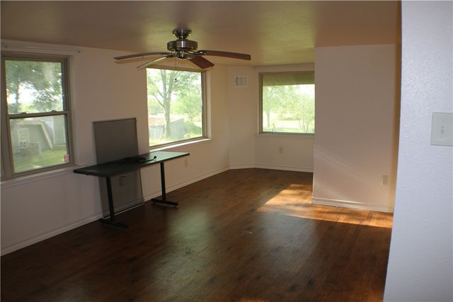 4 West Manning Street, Madisonville, TX 77864