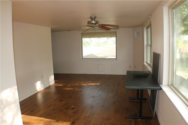 4 West Manning Street, Madisonville, TX 77864