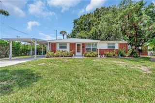 2160 Harbor LN, Naples, FL 34104