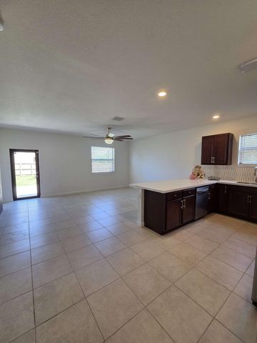 195 SE 24th Court, Homestead, FL 33033
