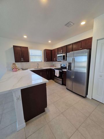 195 SE 24th Court, Homestead, FL 33033