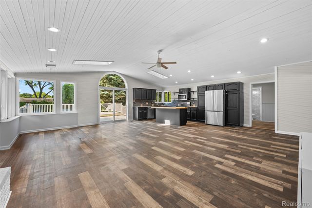 13404 Sequoia Lane, Green Oak Township, MI 48178