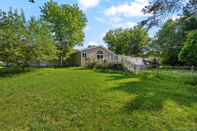 13404 Sequoia Lane, Green Oak Township, MI 48178