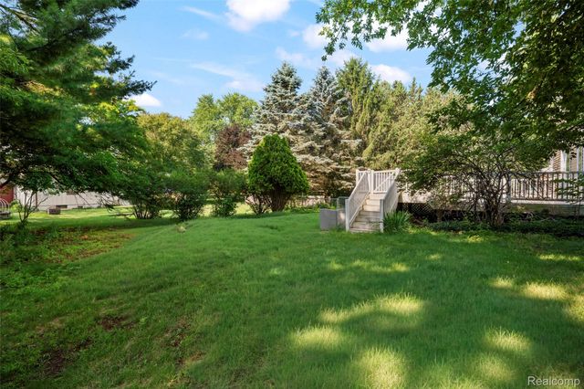 13404 Sequoia Lane, Green Oak Township, MI 48178