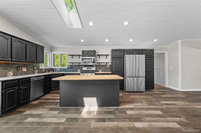 13404 Sequoia Lane, Green Oak Township, MI 48178