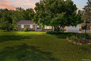 13404 Sequoia Lane, Green Oak Township, MI 48178