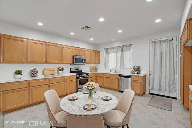 1279 Cedar Hollow, Beaumont, CA 92223