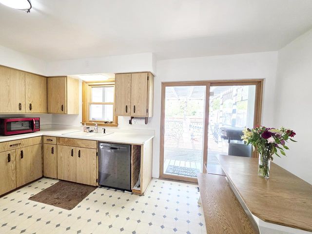1001 Cornelia Street, Janesville, WI 53545