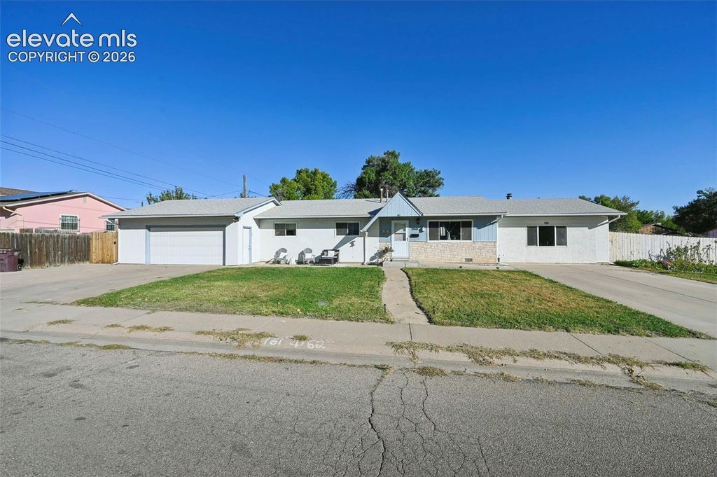 2041 Vinewood Lane, Pueblo, CO 81005 — exterior